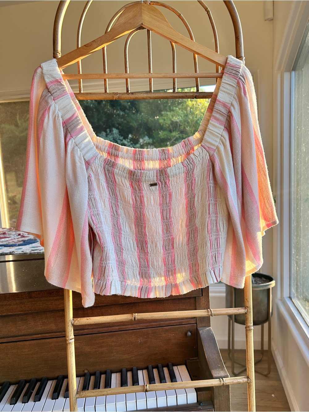 Rip Curl Pink & Cream Striped Off-Shoulder Smocked Crop Top size XL Size - Picture 6 of 10